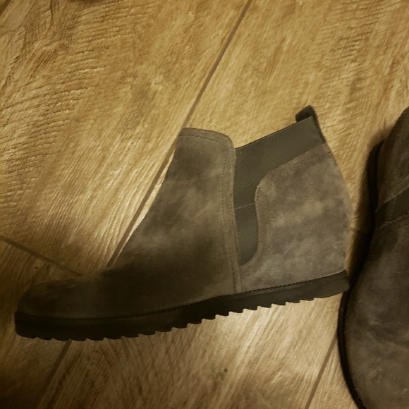 Shoes - Picture 2 of 2